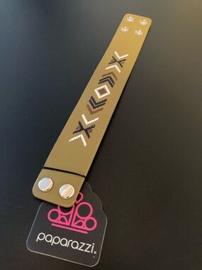 paparazzi Olive Aztec Snap Bracelet